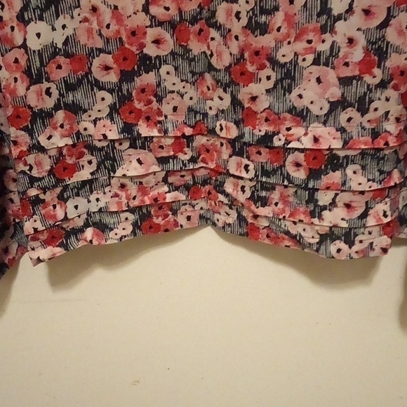 NWOT - J Jill Floral Semi Sheer Pull Over Smocked Blouse - Size XL - Picture 2 of 9
